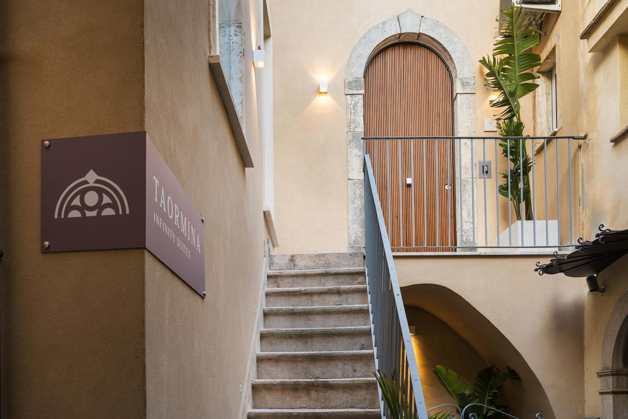 Taormina Infinity Suites Экстерьер фото
